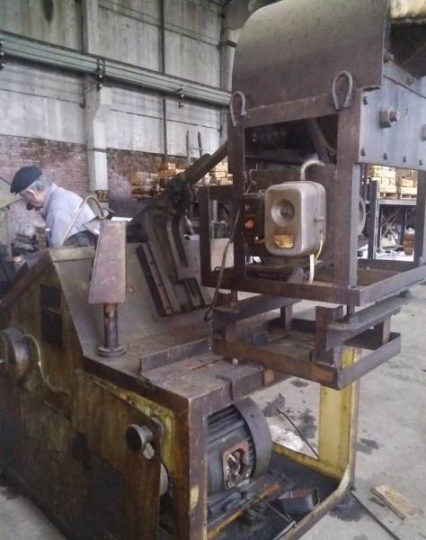 Предлагаю Автомат резьбонакатный с роликом и сегментом АБ2522